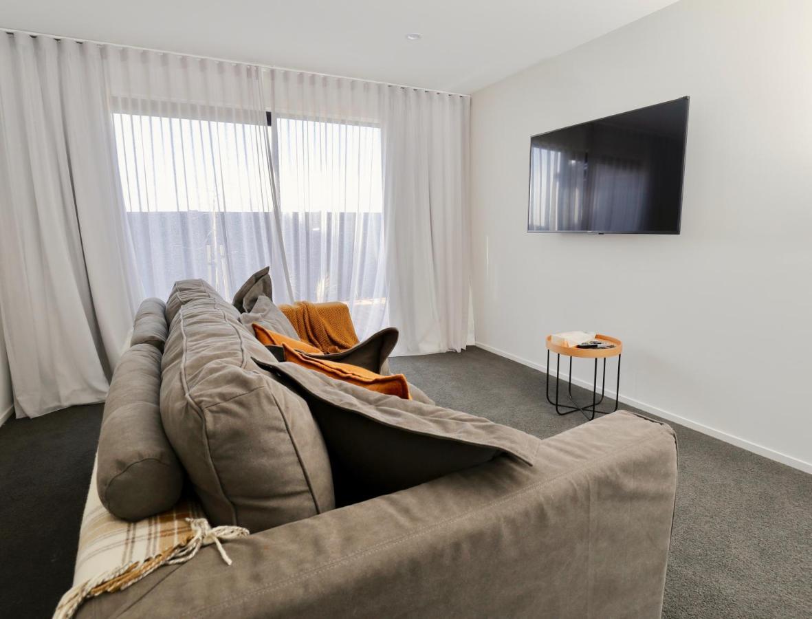 Lake House - Te Anau Holiday Home מראה חיצוני תמונה