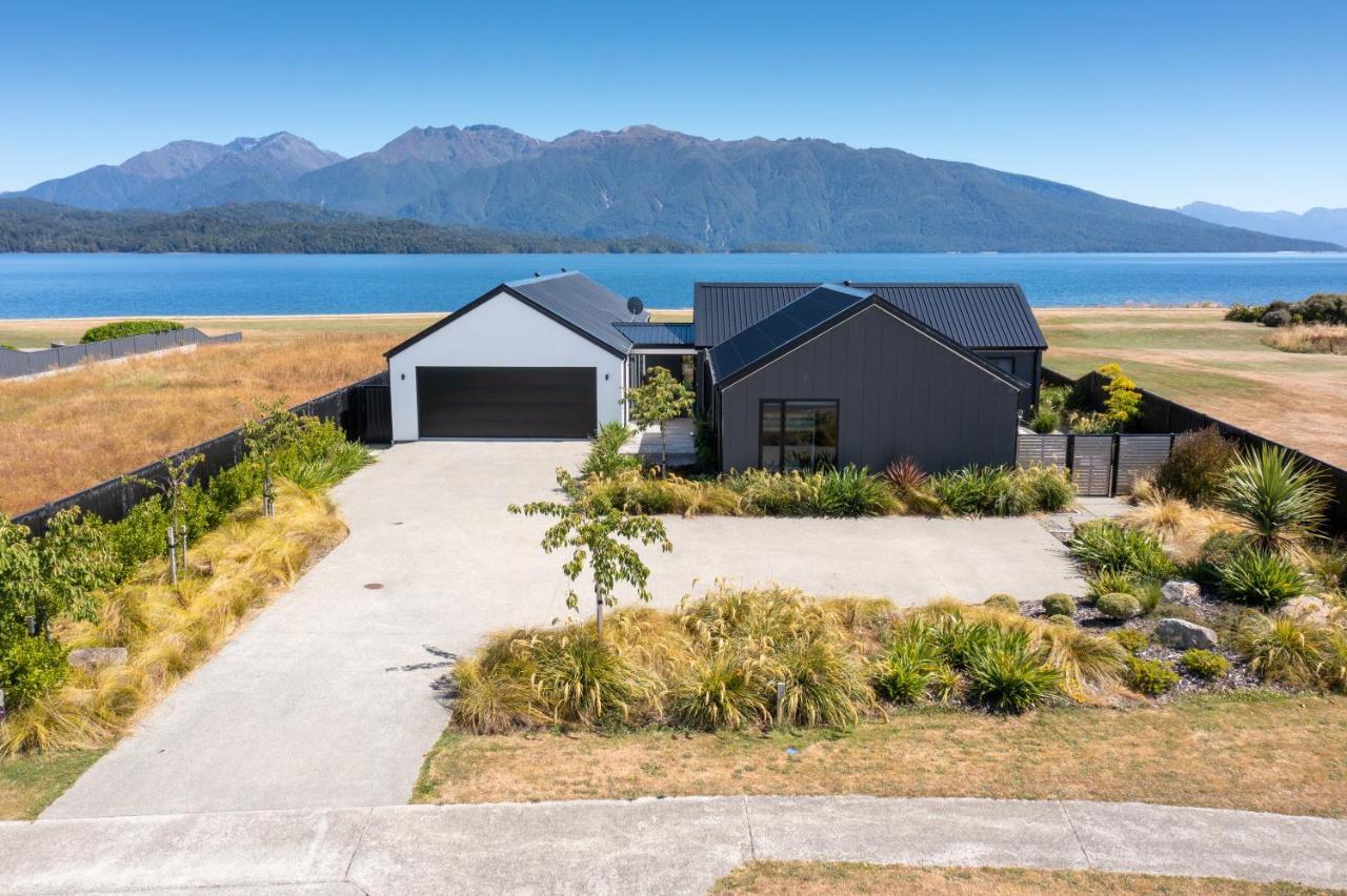 Lake House - Te Anau Holiday Home מראה חיצוני תמונה